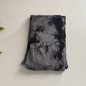 black and gray leggings